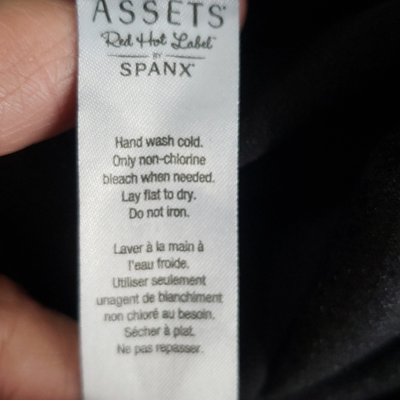 Assets Red Hot Label by Spanx Leggings - Picture 8 of 9